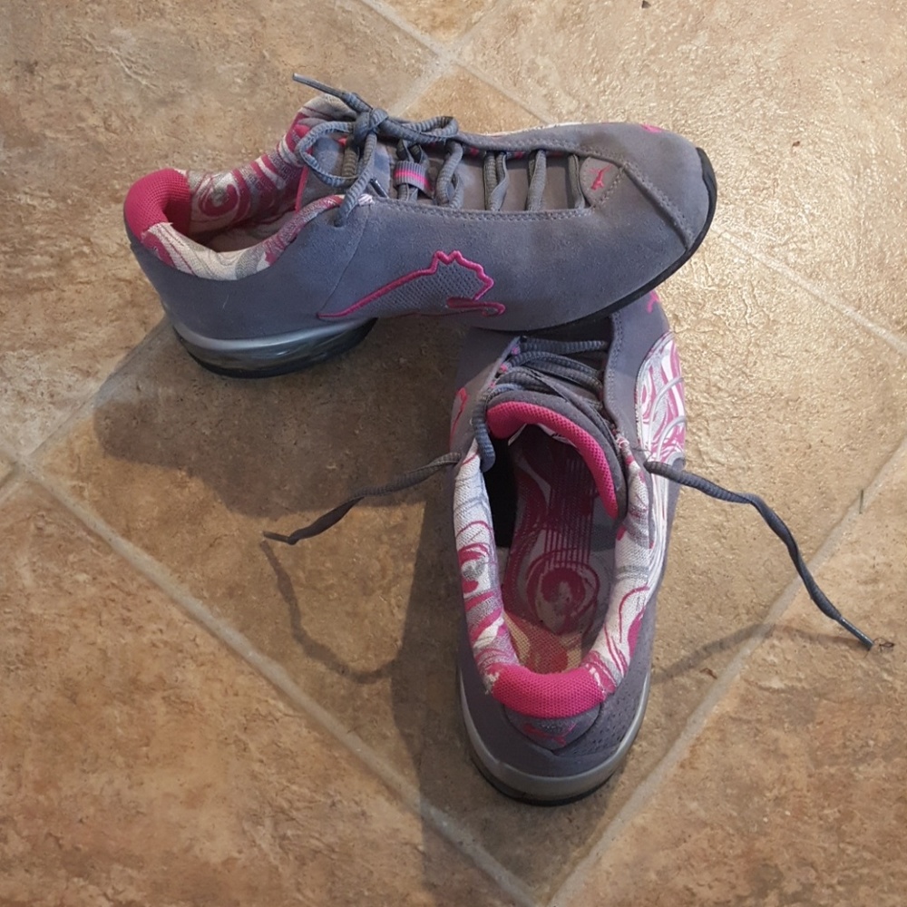 Women's Pumas